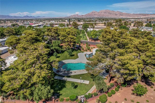 571 Greenbriar Townhouse Way, Las Vegas, NV 89121