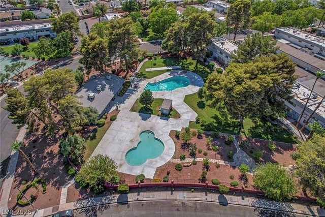 571 Greenbriar Townhouse Way, Las Vegas, NV 89121
