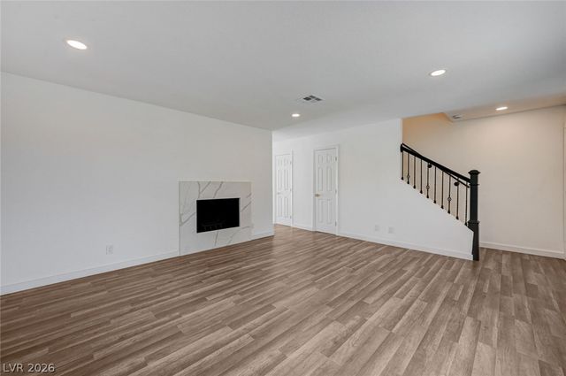 571 Greenbriar Townhouse Way, Las Vegas, NV 89121