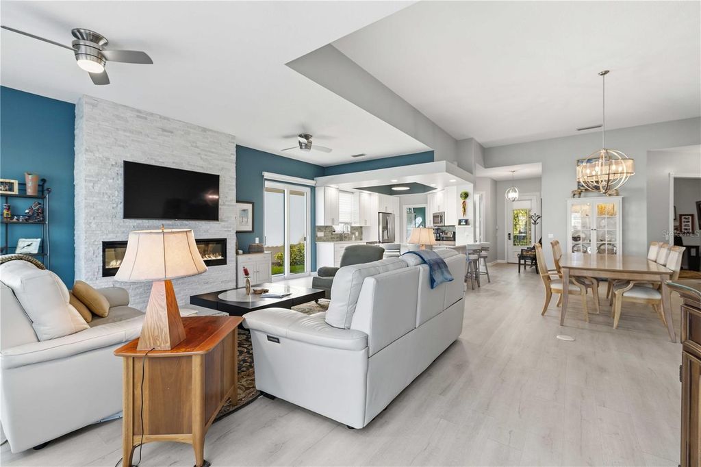 Image 17 of property listing at 5696 FERRARA DRIVE, Sarasota, FL 34238