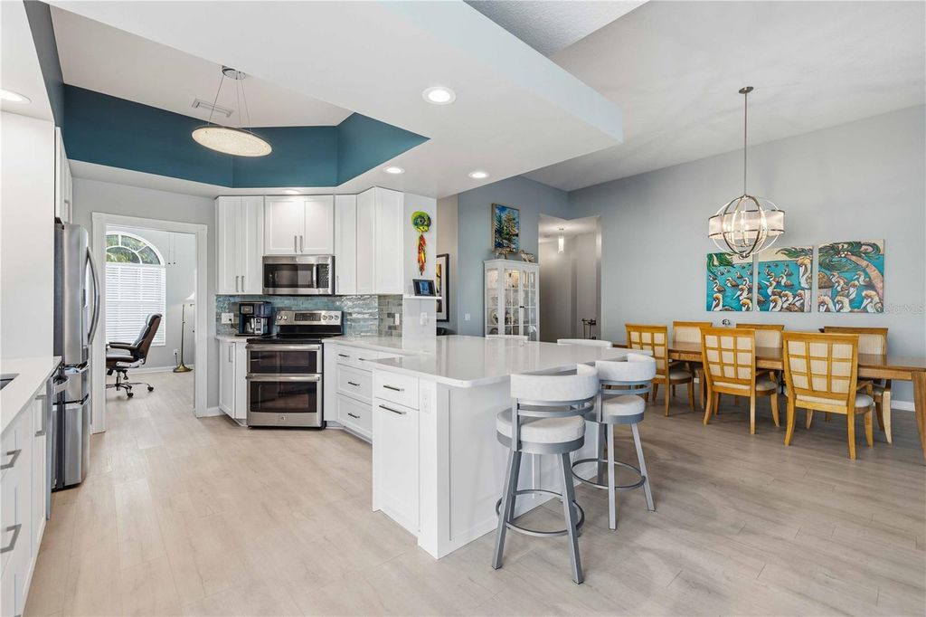 Image 21 of property listing at 5696 FERRARA DRIVE, Sarasota, FL 34238