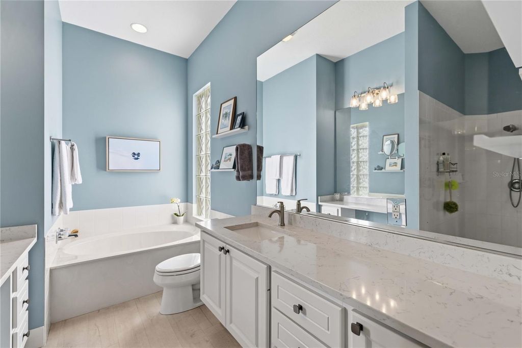 Image 41 of property listing at 5696 FERRARA DRIVE, Sarasota, FL 34238