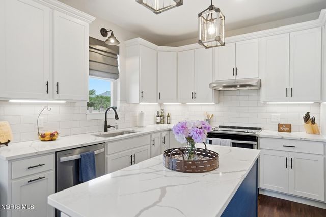 973 Heather Court, Bowling Green, OH 43402