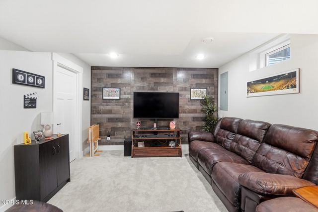 973 Heather Court, Bowling Green, OH 43402