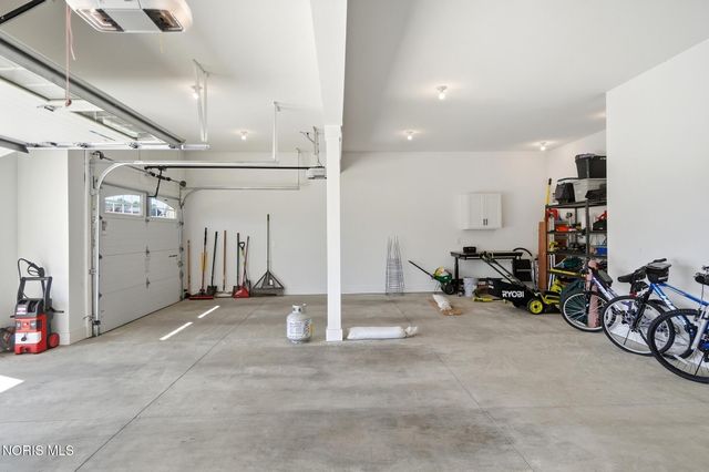 973 Heather Court, Bowling Green, OH 43402