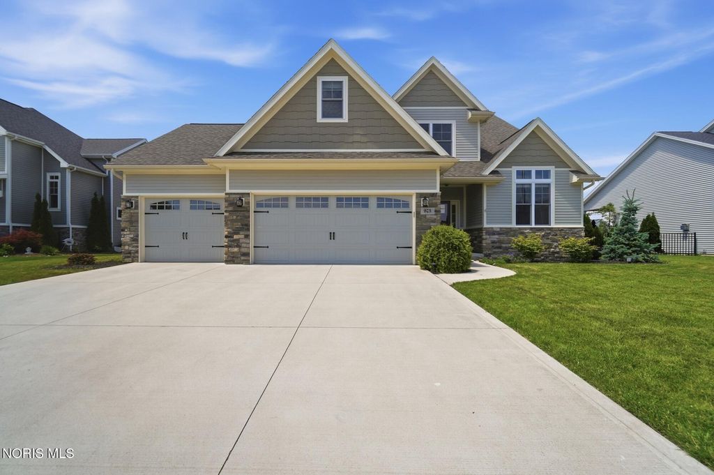 973 Heather Court, Bowling Green, OH 43402