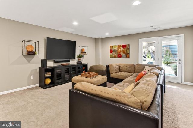 1103 THEMIS ST SE, Leesburg, VA 20175