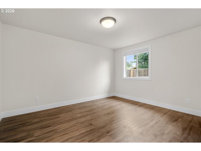 12258 Meadowlawn Dr, Oregon City, OR 97045