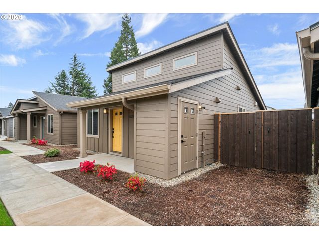 12258 Meadowlawn Dr, Oregon City, OR 97045