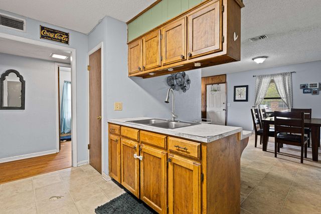 308 N Taylor St., Gladewater, TX 75647