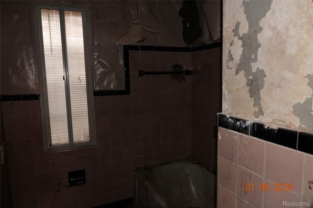 11646 Glastonbury Avenue, Detroit, MI 48228