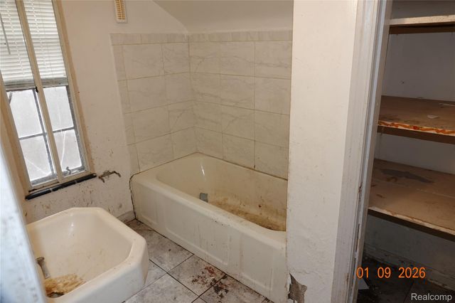 11646 Glastonbury Avenue, Detroit, MI 48228