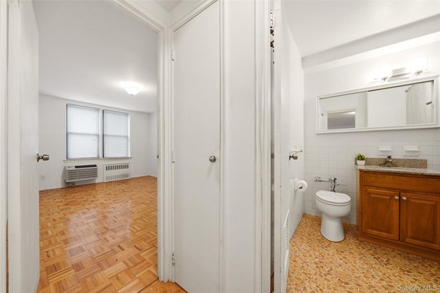 1874 Pelham Pkway S 2N, Bronx, NY 10461