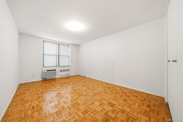 1874 Pelham Pkway S 2N, Bronx, NY 10461