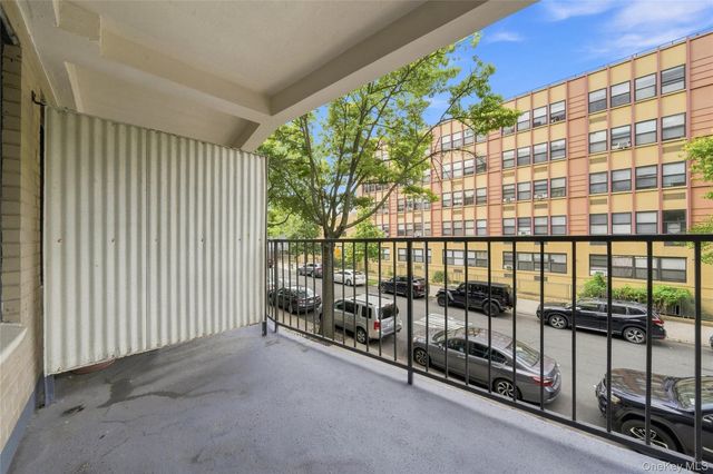 1874 Pelham Pkway S 2N, Bronx, NY 10461
