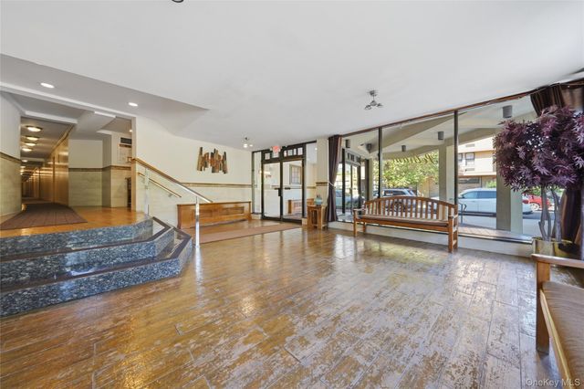 1874 Pelham Pkway S 2N, Bronx, NY 10461