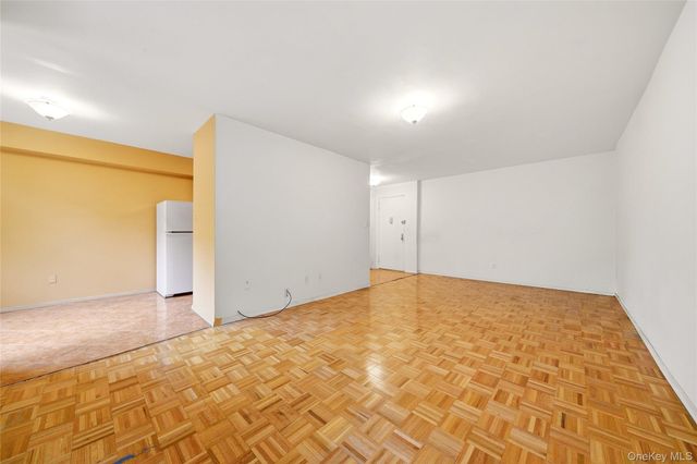 1874 Pelham Pkway S 2N, Bronx, NY 10461