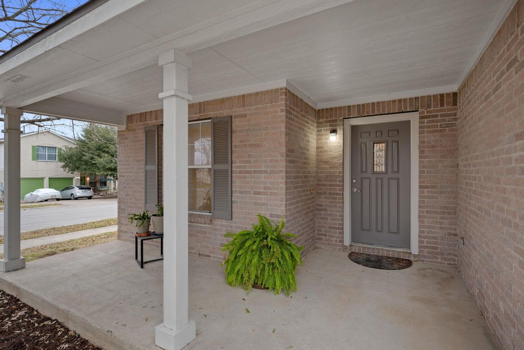 115 Plumbago CV, Buda, TX 78610