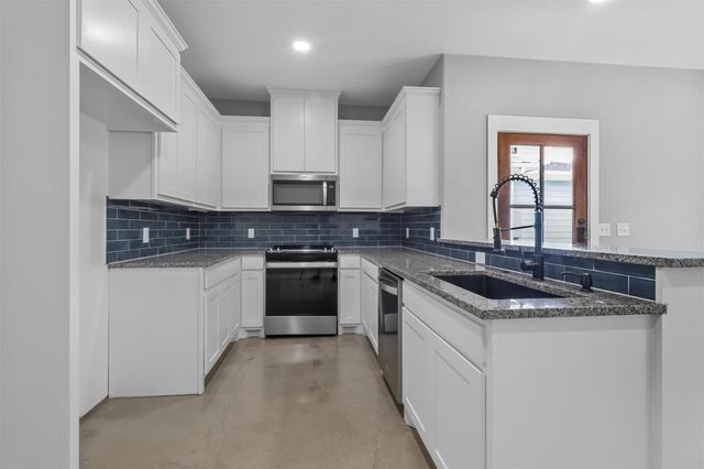 1401 S 5th Avenue 1401, Denison, TX 75021