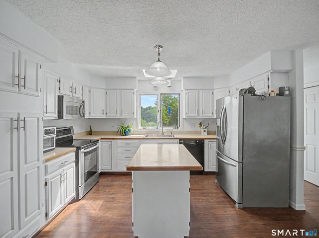 21 Mine Hill Road, New Milford, CT 06776