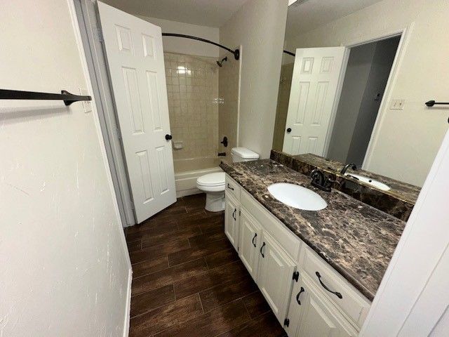 2704 Yorkshire Court, Grapevine, TX 76051