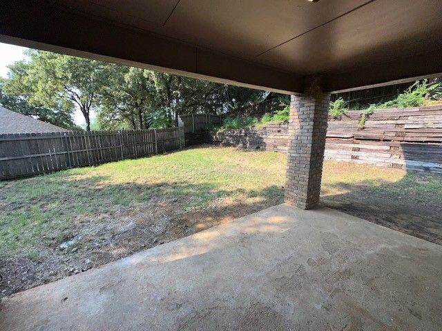 2704 Yorkshire Court, Grapevine, TX 76051