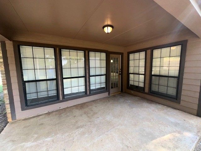 2704 Yorkshire Court, Grapevine, TX 76051