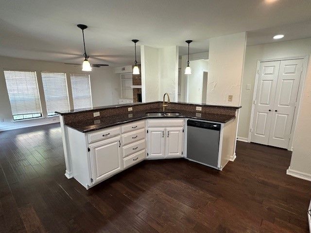 2704 Yorkshire Court, Grapevine, TX 76051