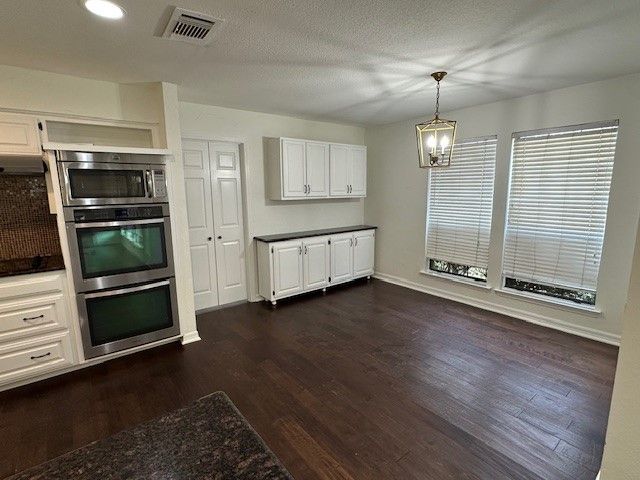 2704 Yorkshire Court, Grapevine, TX 76051