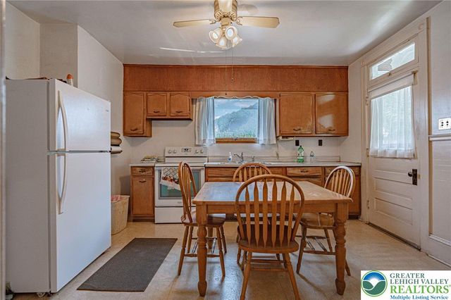 159 West Ridge Street, Nesquehoning Boro, PA 18240