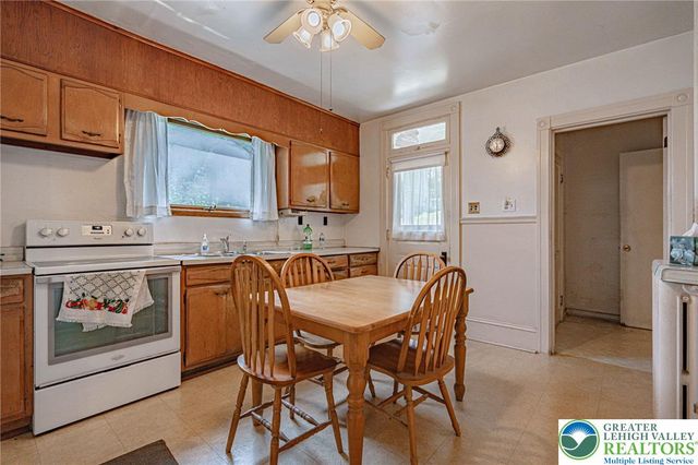 159 West Ridge Street, Nesquehoning Boro, PA 18240