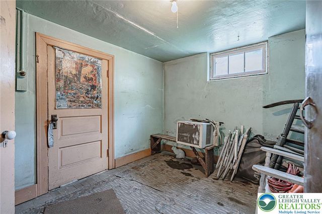 159 West Ridge Street, Nesquehoning Boro, PA 18240