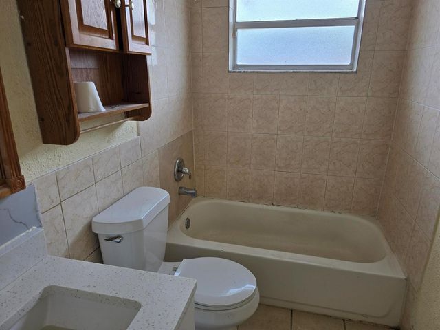435 SW 61st Terrace, Margate, FL 33068