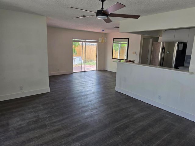 435 SW 61st Terrace, Margate, FL 33068