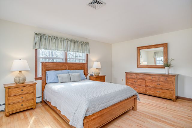 7 Side Hill Lane, Danbury, CT 06810