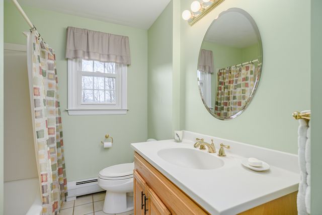 7 Side Hill Lane, Danbury, CT 06810
