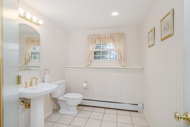 7 Side Hill Lane, Danbury, CT 06810