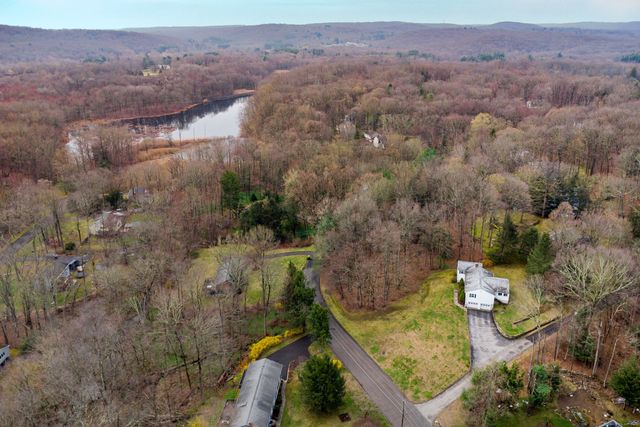 7 Side Hill Lane, Danbury, CT 06810