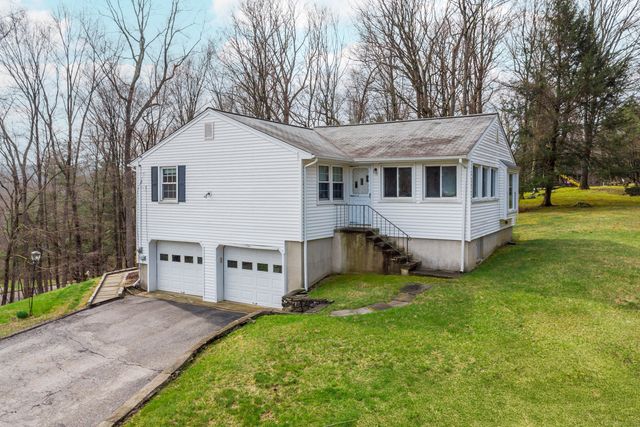 7 Side Hill Lane, Danbury, CT 06810