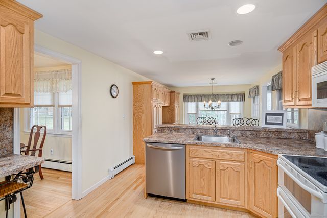 7 Side Hill Lane, Danbury, CT 06810