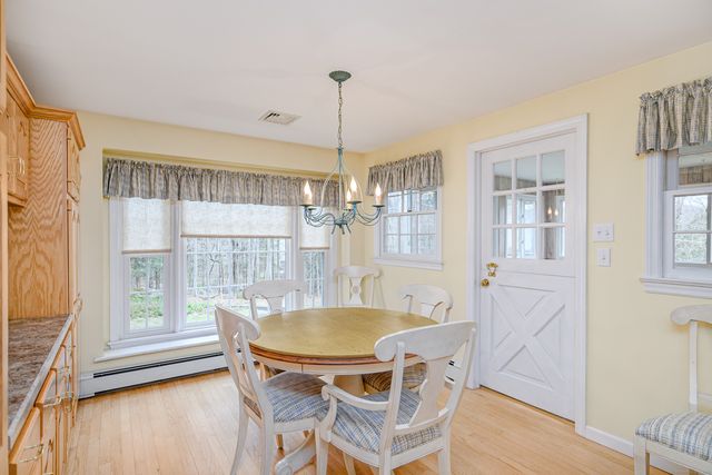 7 Side Hill Lane, Danbury, CT 06810