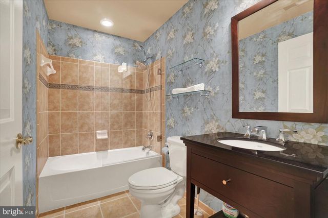 1534 SYCAMORE TER, York, PA 17403