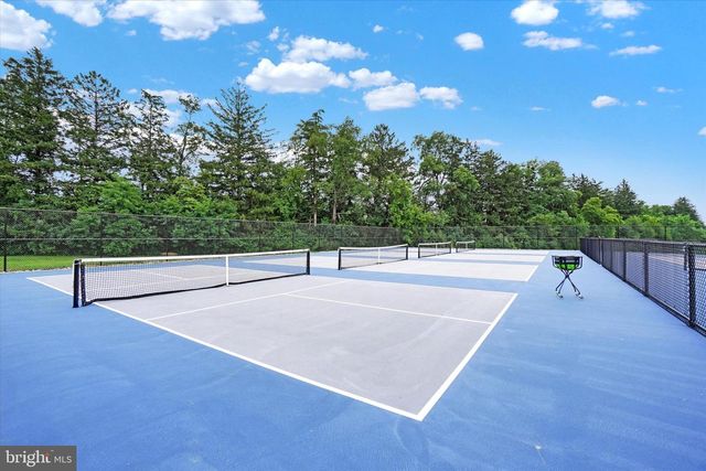 1534 SYCAMORE TER, York, PA 17403