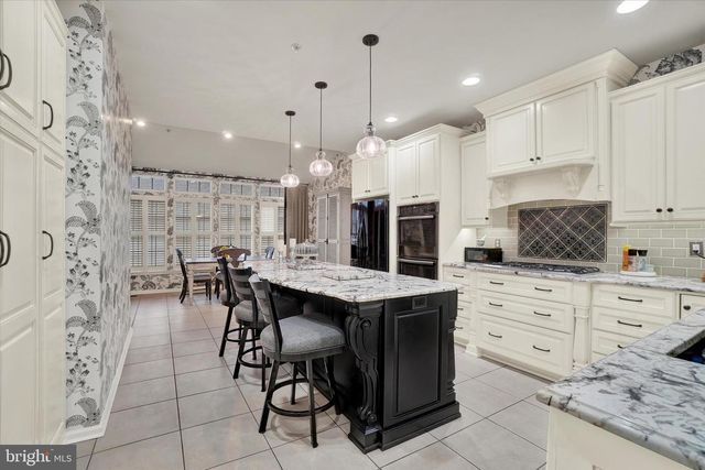 1534 SYCAMORE TER, York, PA 17403