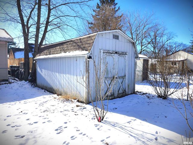 2210 W CLARKE Avenue, West Peoria, IL 61604