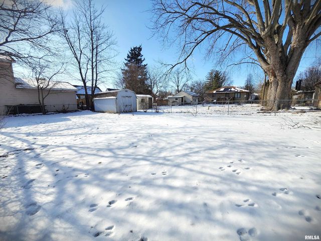 2210 W CLARKE Avenue, West Peoria, IL 61604