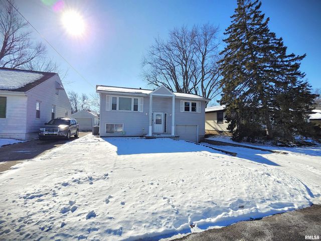 2210 W CLARKE Avenue, West Peoria, IL 61604