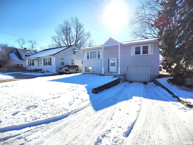 2210 W CLARKE Avenue, West Peoria, IL 61604