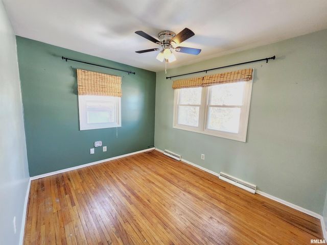 2210 W CLARKE Avenue, West Peoria, IL 61604