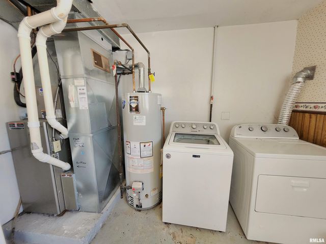 2210 W CLARKE Avenue, West Peoria, IL 61604